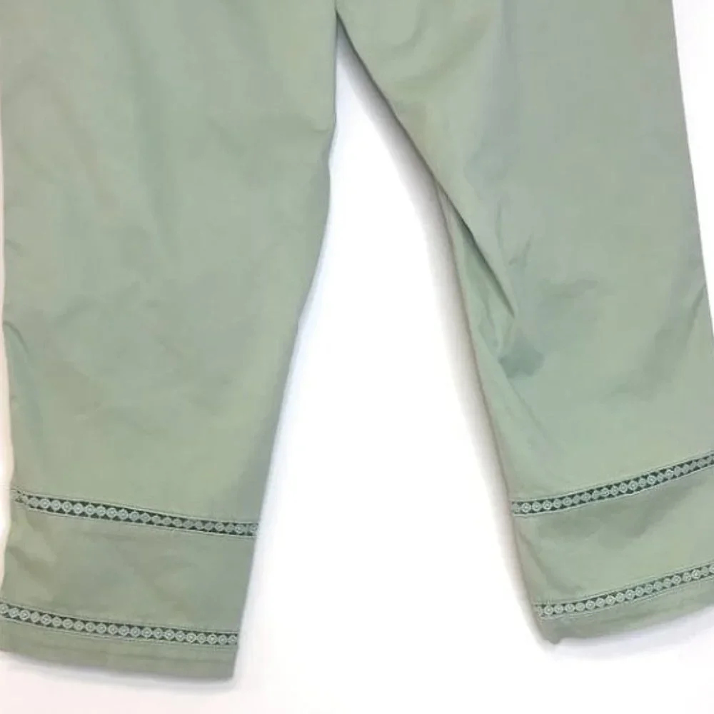 Style & Co Women Green Capri Pants Size 12 NEW